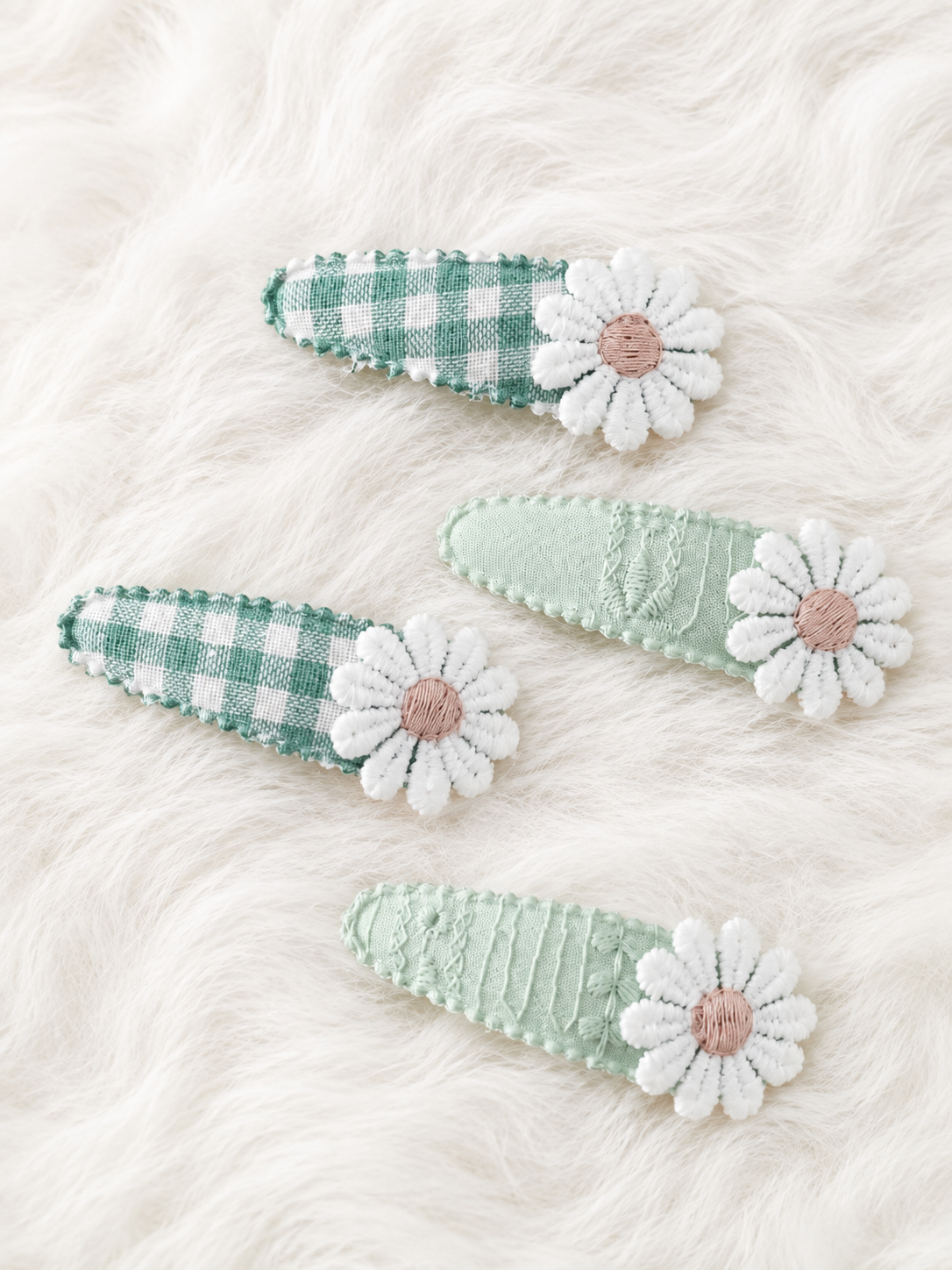 Mint Daisy Fabric Clips