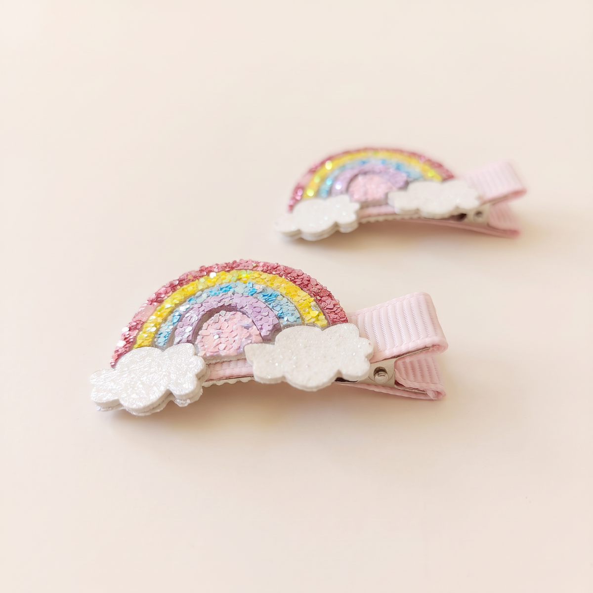 two bobby Rainbow & Cloud Glitter Clips – Pink, glitter close-up