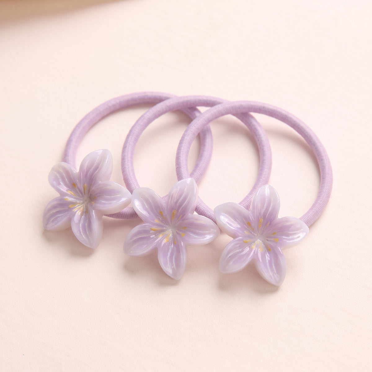 two bobby Jelly Lily Hair Ties – Close-up of one colour (3 ties)
