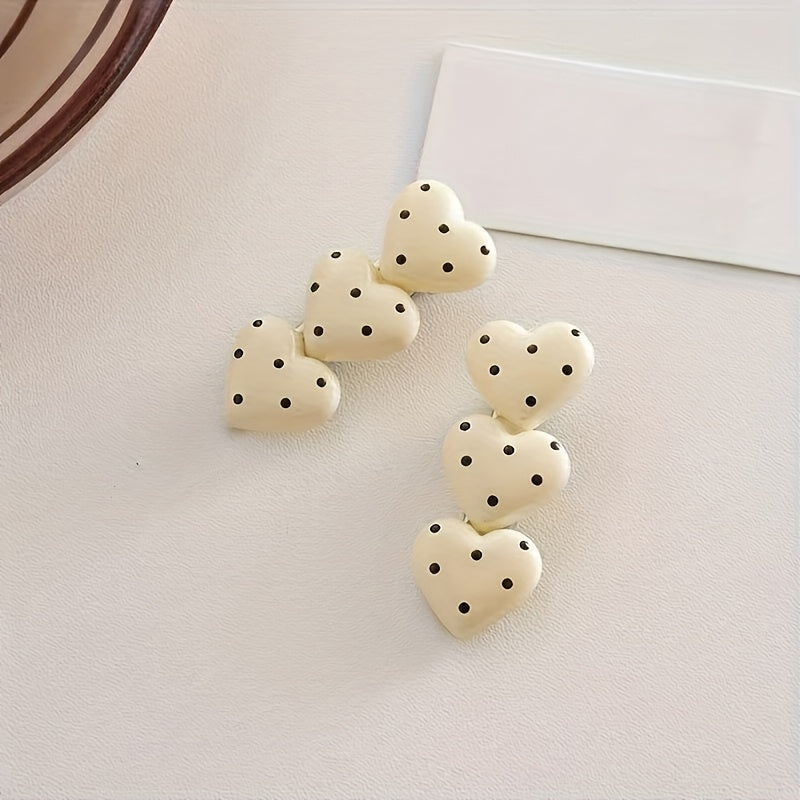 Monochrome Beauty Clips