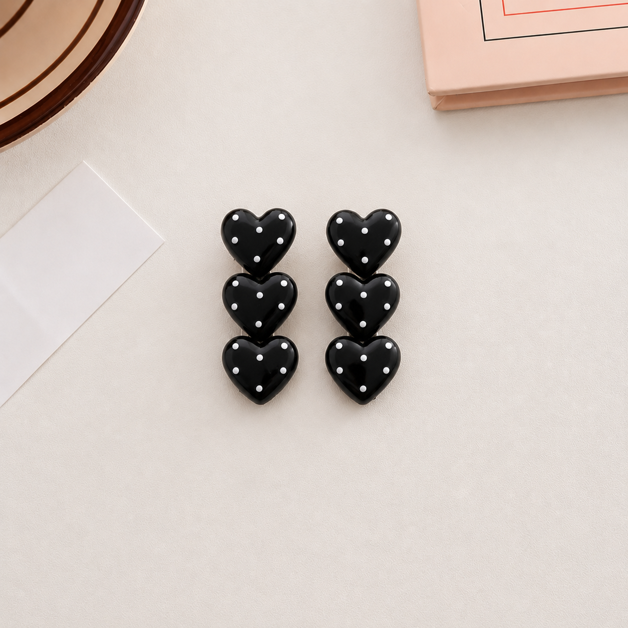 Monochrome Beauty Clips